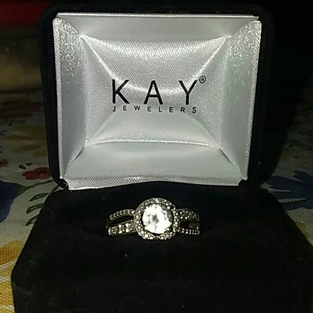 Size 9 Kay Jewellers ring